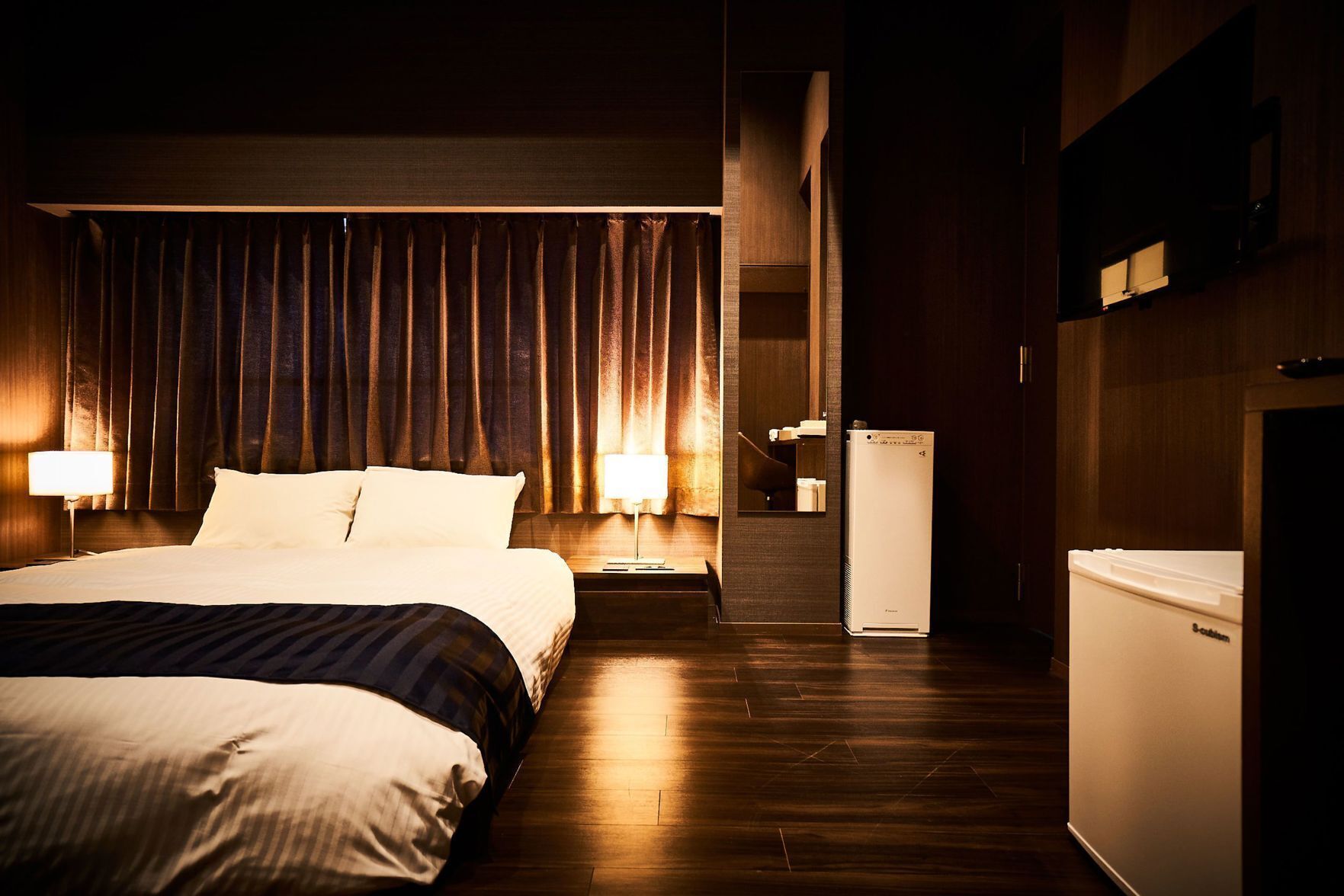 Blackout drapes, iron/ironing board, free WiFi, bed sheets