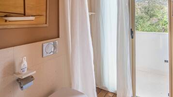 Apartment, 2 Schlafzimmer | Badezimmer | Dusche, Handtücher