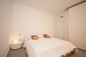 Apartment, 2 Bedrooms | 2 bedrooms, cots/infant beds, free WiFi, bed sheets - Oleandri 101 (Arzachena)