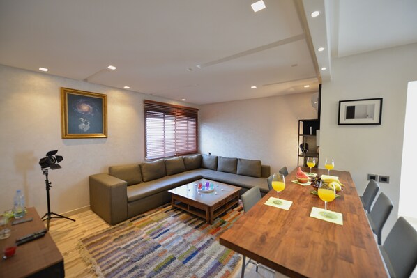 Perhekattohuoneisto | Minibaari