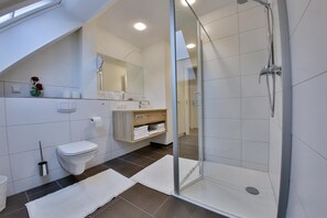 Shower dan handuk