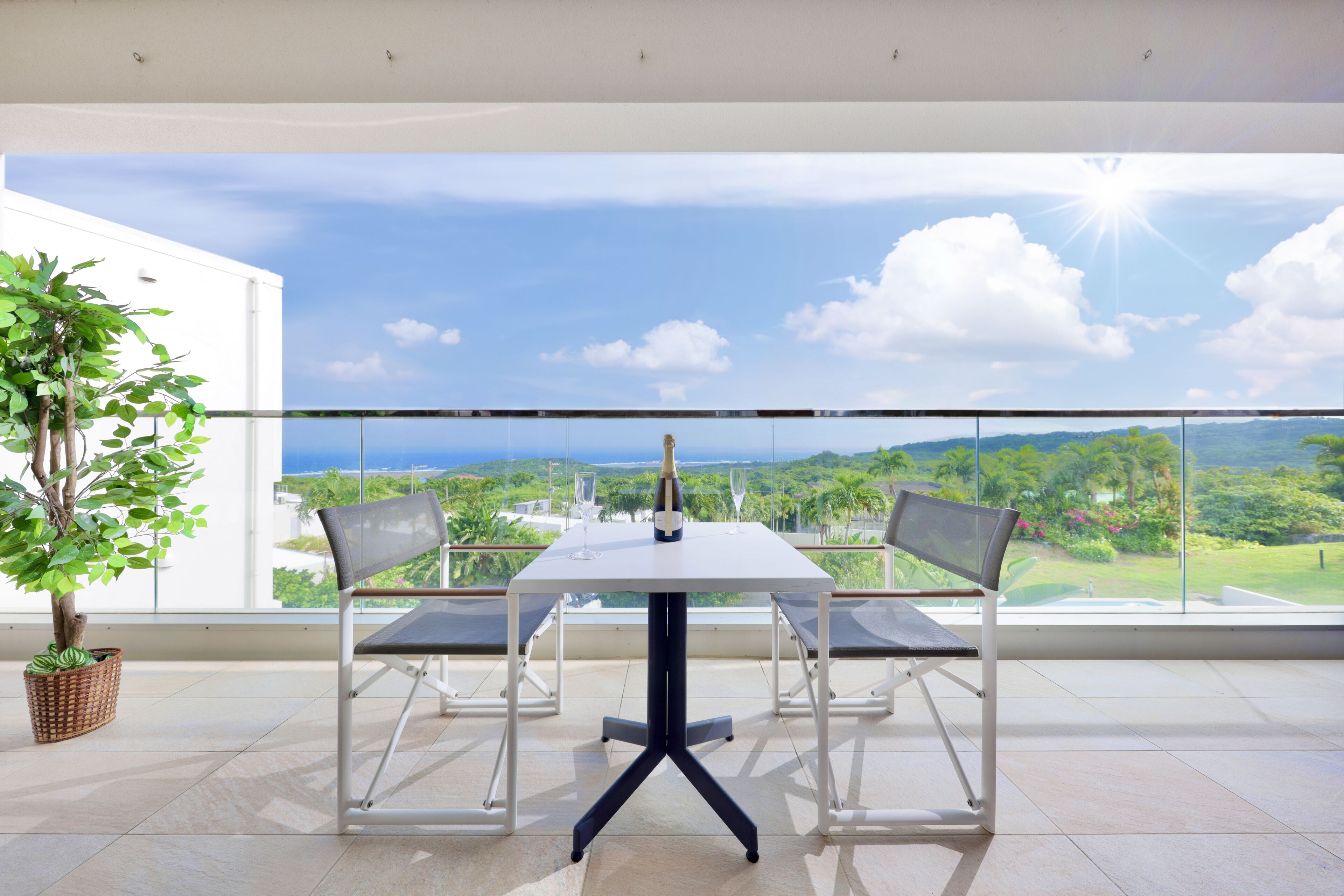 Seterika/papan seterika, Wi-fi percuma, cadar katil 