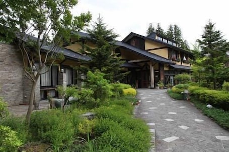 Exterior. Auberge Yuragi