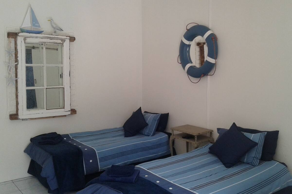 Twin Room (Cottage 2) | Desk, soundproofing, free WiFi, bed sheets