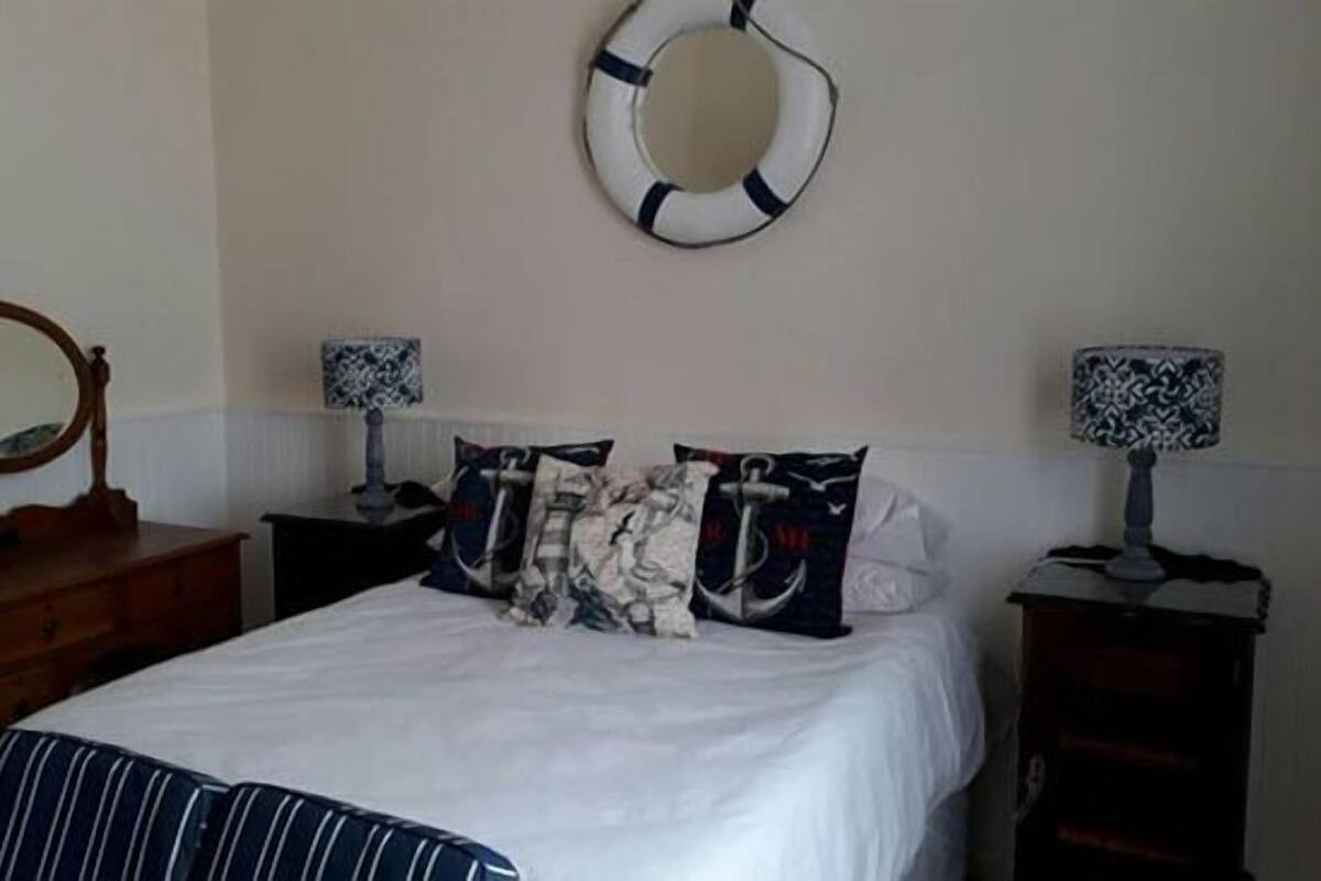 Double Room, Partial Ocean View, Ground Floor (Cottage 12) | Desk, soundproofing, free WiFi, bed sheets