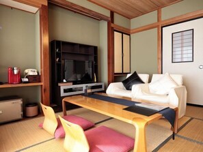 Interior - Yakushikan (Komoro)