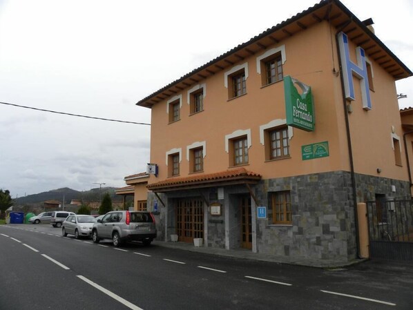 Fachada de la propiedad