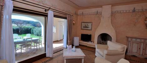 Apartamento, 2 quartos | Sala de estar