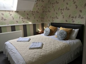 Economy Double Room, 1 Double Bed | Iron/ironing board, bed sheets