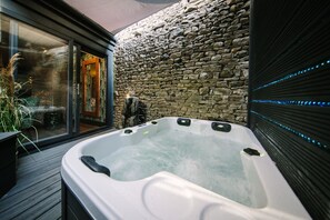The Oasis Luxury Suite, 1 King Bed | Terrace/patio - Absoluxe Suites (Carnforth)