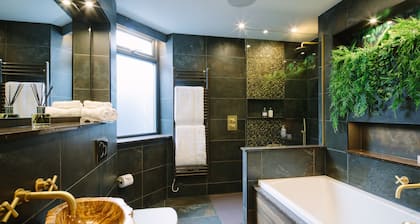 Absoluxe Suites