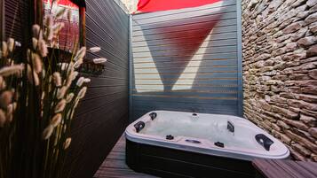 The Orient Luxury Suite, 1 King Bed | Terrace/patio