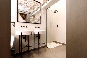 Honeymoon suite | Badkamer | Gratis toiletartikelen, handdoeken, zeep, shampoo