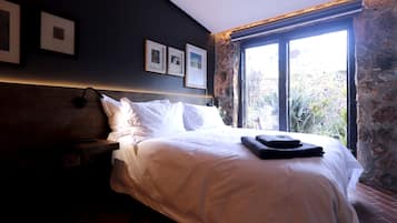 Luxury Room | Individually decorated, individually furnished, desk, free WiFi