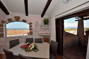 Apartment, 2 Bedrooms | In-room dining