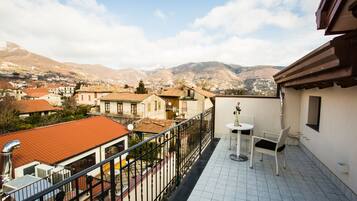 Executive Double Room, Mountain View (Sospesa) | Terrace/patio