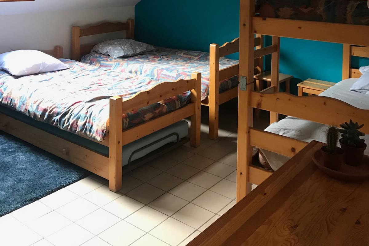 Shared Dormitory, Shared Bathroom, Mountain View | WiFi (free), individually decorated, individually furnished, bed sheets