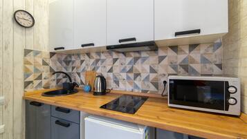 Apartment | Eigene Küche | Kühlschrank, Mikrowelle, Herdplatte, Wasserkocher