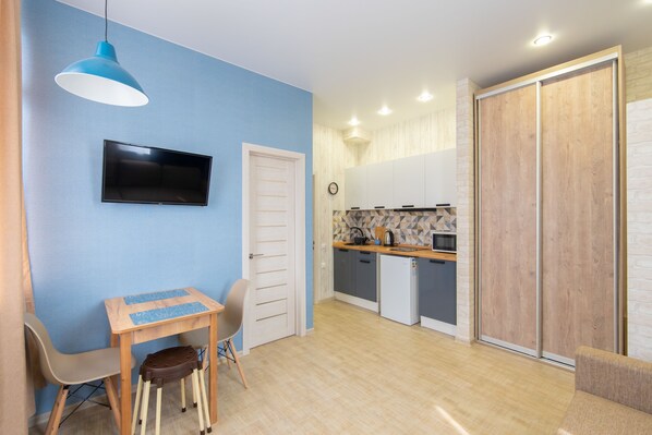 Apartment | Eigene Küche | Kühlschrank, Mikrowelle, Herdplatte, Wasserkocher