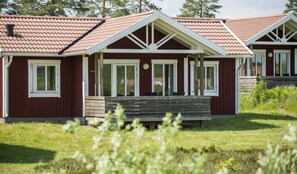 Småhus, resort-utsikt (Solbo) | Skrivebord, lydisolert, strykejern/-brett og barnesenger (inkludert)