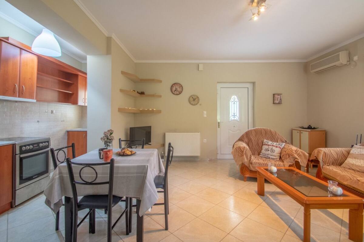 Apartment, 2 Bedrooms | Living area