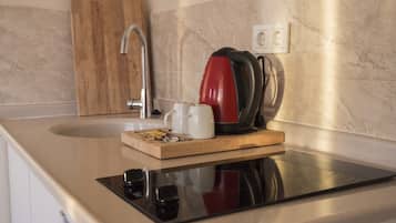 Standard Double Room | Private kitchen | Electric kettle