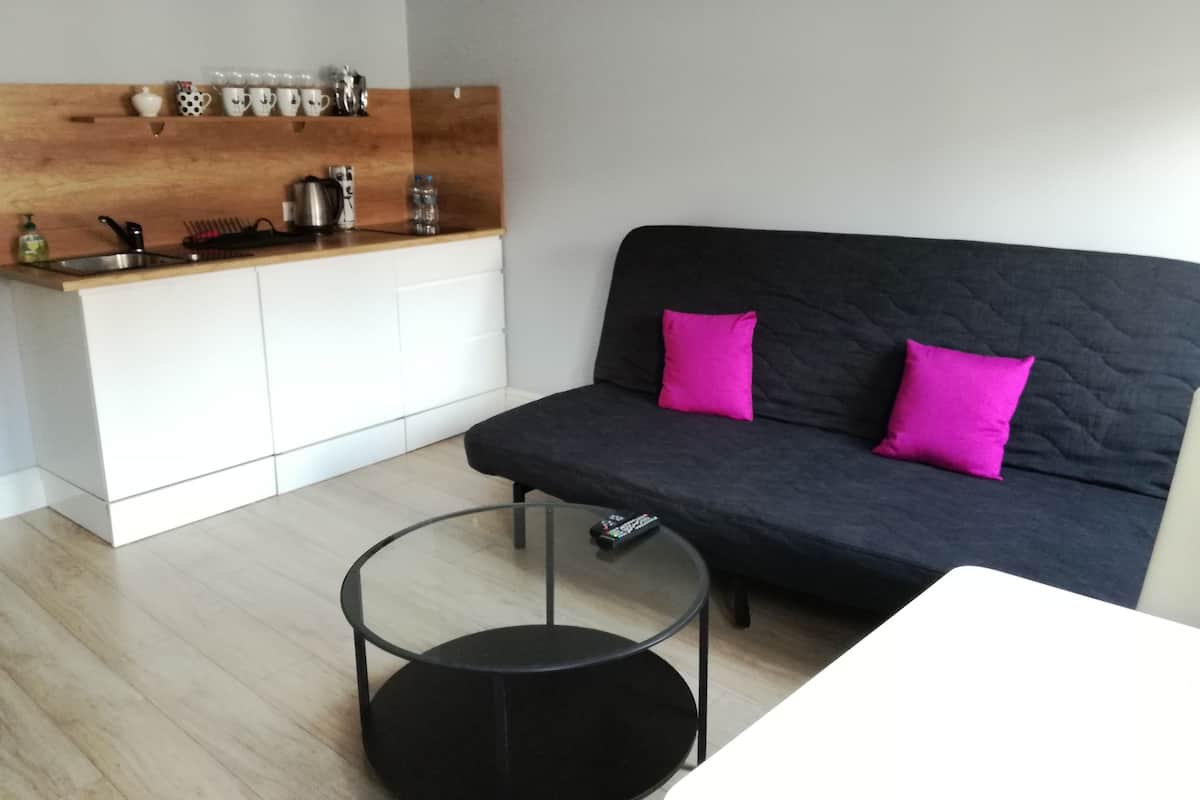 Family Suite, 1 Queen Bed with Sofa bed, City View | Blackout drapes, soundproofing, iron/ironing board, WiFi (free)