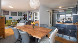 Comfort Apartment, Multiple Beds, Sea View | In-room dining - Sun Spalato Art (Split)