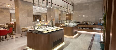 2 restaurants servant le petit déjeuner