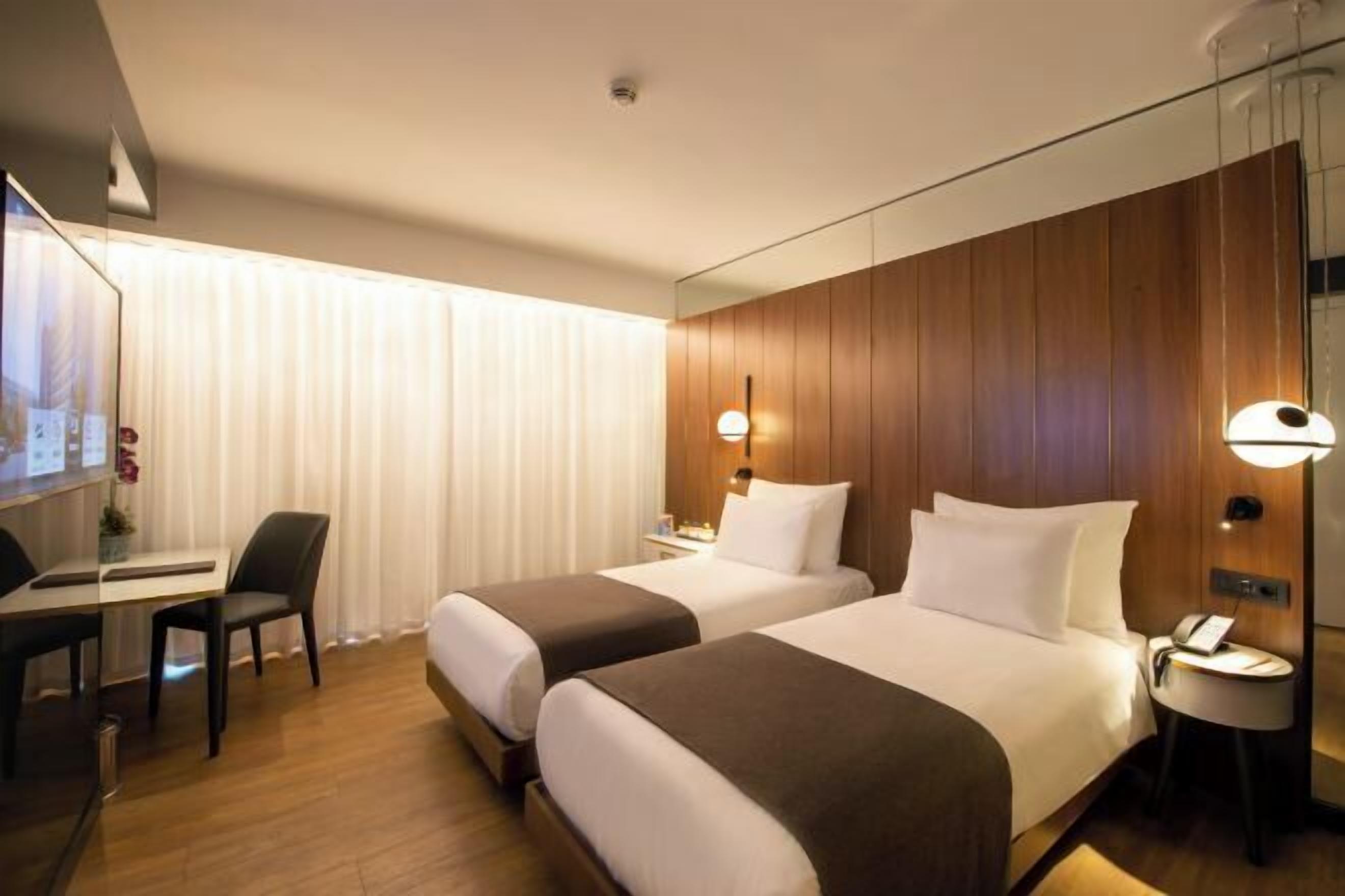 1 chambre, minibar, coffres-forts dans les chambres, bureau