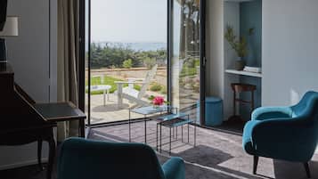 Phòng đôi hoặc 2 giường đơn Superior, quang cảnh biển | Bộ đồ giường cao cấp, minibar, két bảo mật tại phòng