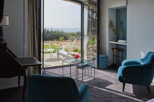 Quarto casal ou duplo superior, vista para o oceano | Roupas de cama premium, frigobar, cofres nos quartos