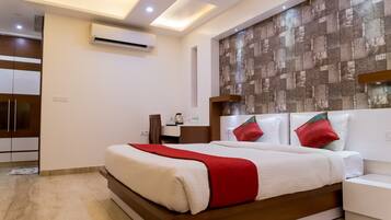 Premium bedding, desk, blackout curtains, soundproofing