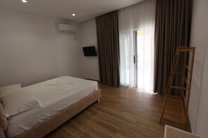 Double Room | Free WiFi, bed sheets - Vila Jona (Sarandë)