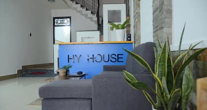 Hy House - Hostel