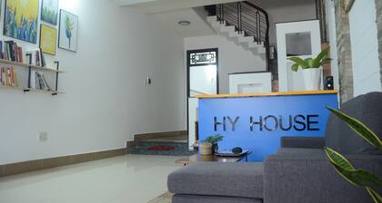 Hy House - Hostel