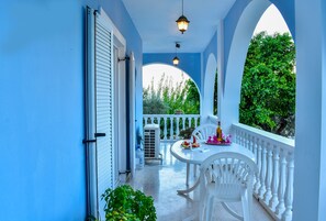 House, 3 Bedrooms | Terrace/patio