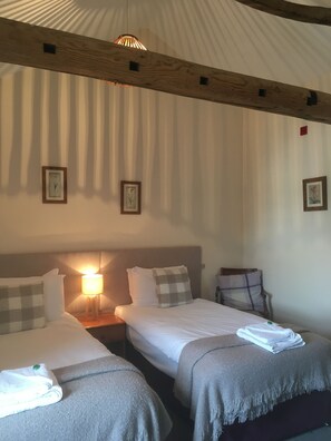 Iron/ironing board, free WiFi, bed sheets - The Herdwick Inn (Penrith)