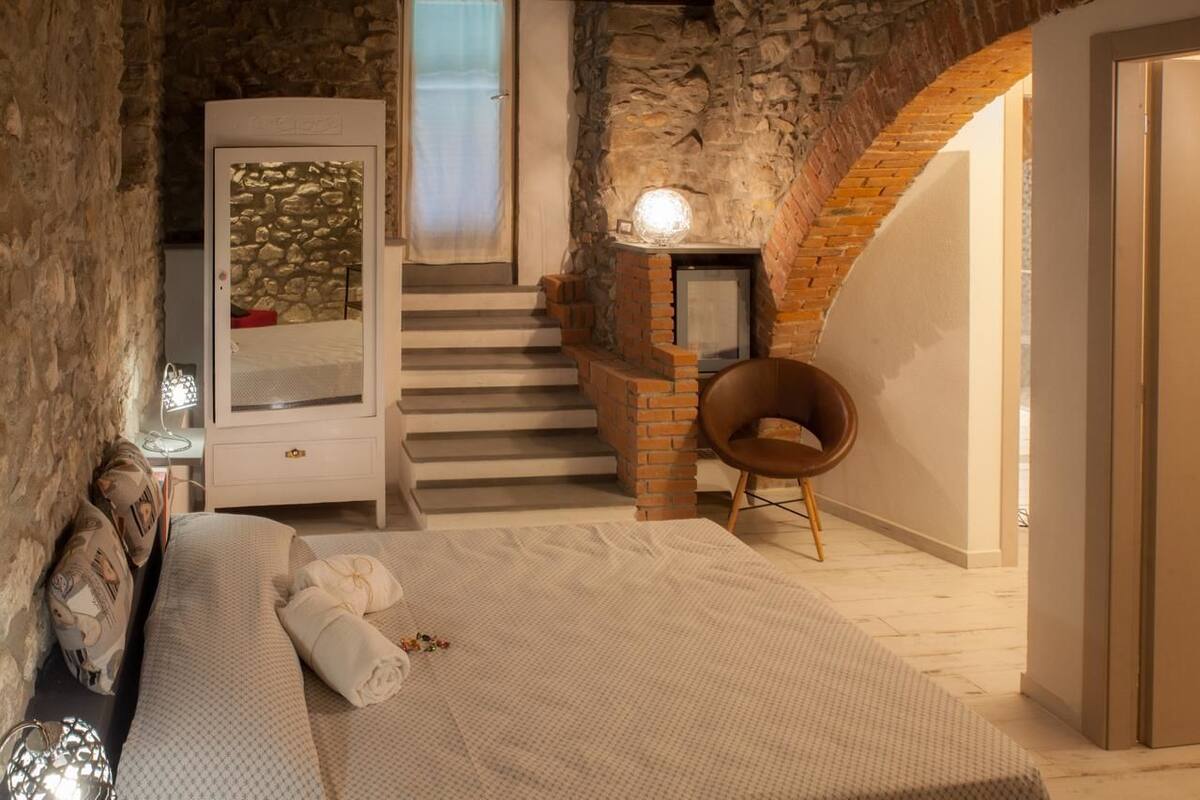 In-room safe, free WiFi, bed sheets