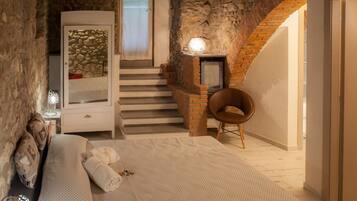 Habitación triple, en el área del jardín (Sesagra) | Caja de seguridad en la habitación, wifi gratis y ropa de cama