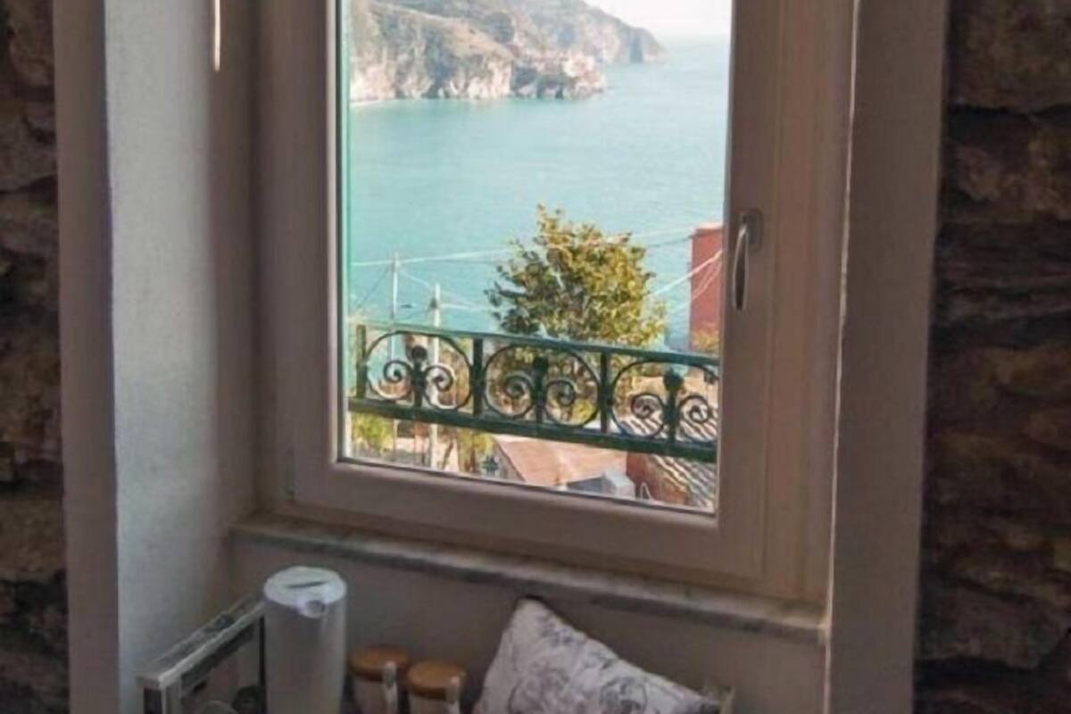 In-room safe, free WiFi, bed sheets