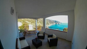 Chambre Triple, terrasse, vue mer (Piccabon) | Vue de la chambre