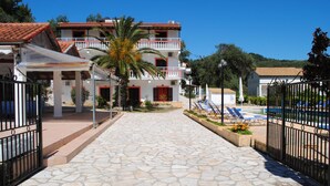 Property grounds - Hotel Olga (Corfu)