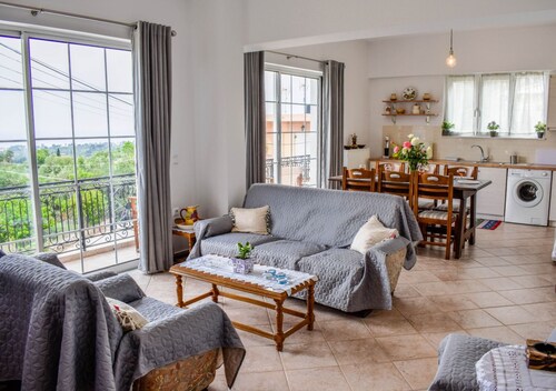 Victoria Holiday House