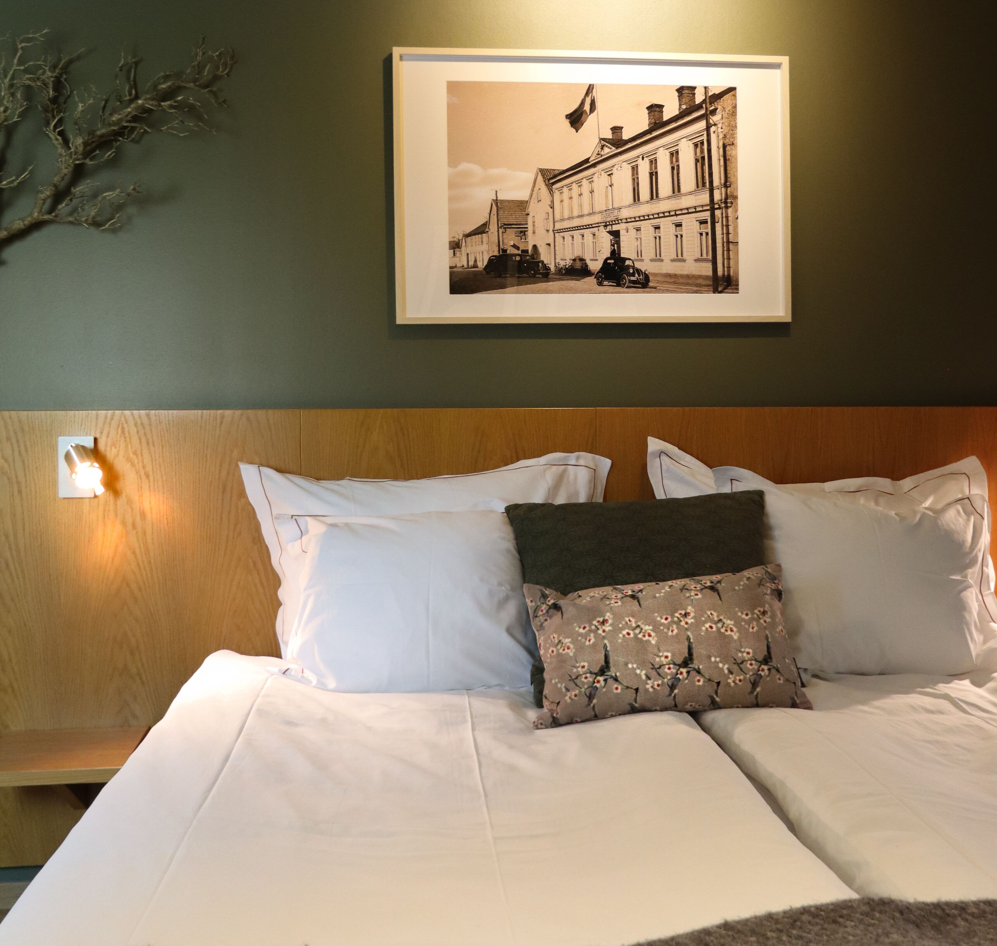 classic double room | 1 bedroom, individually decorated, desk, blackout curtains