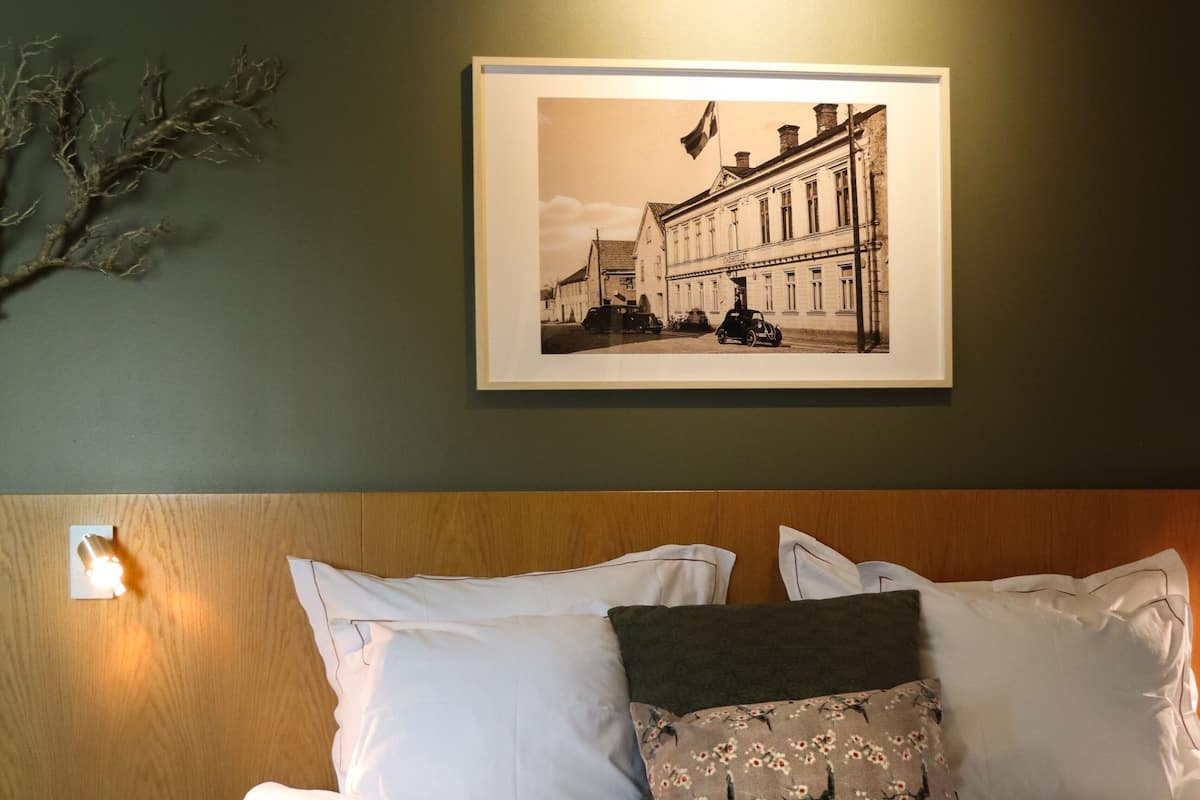 classic double room | 1 bedroom, individually decorated, desk, blackout curtains