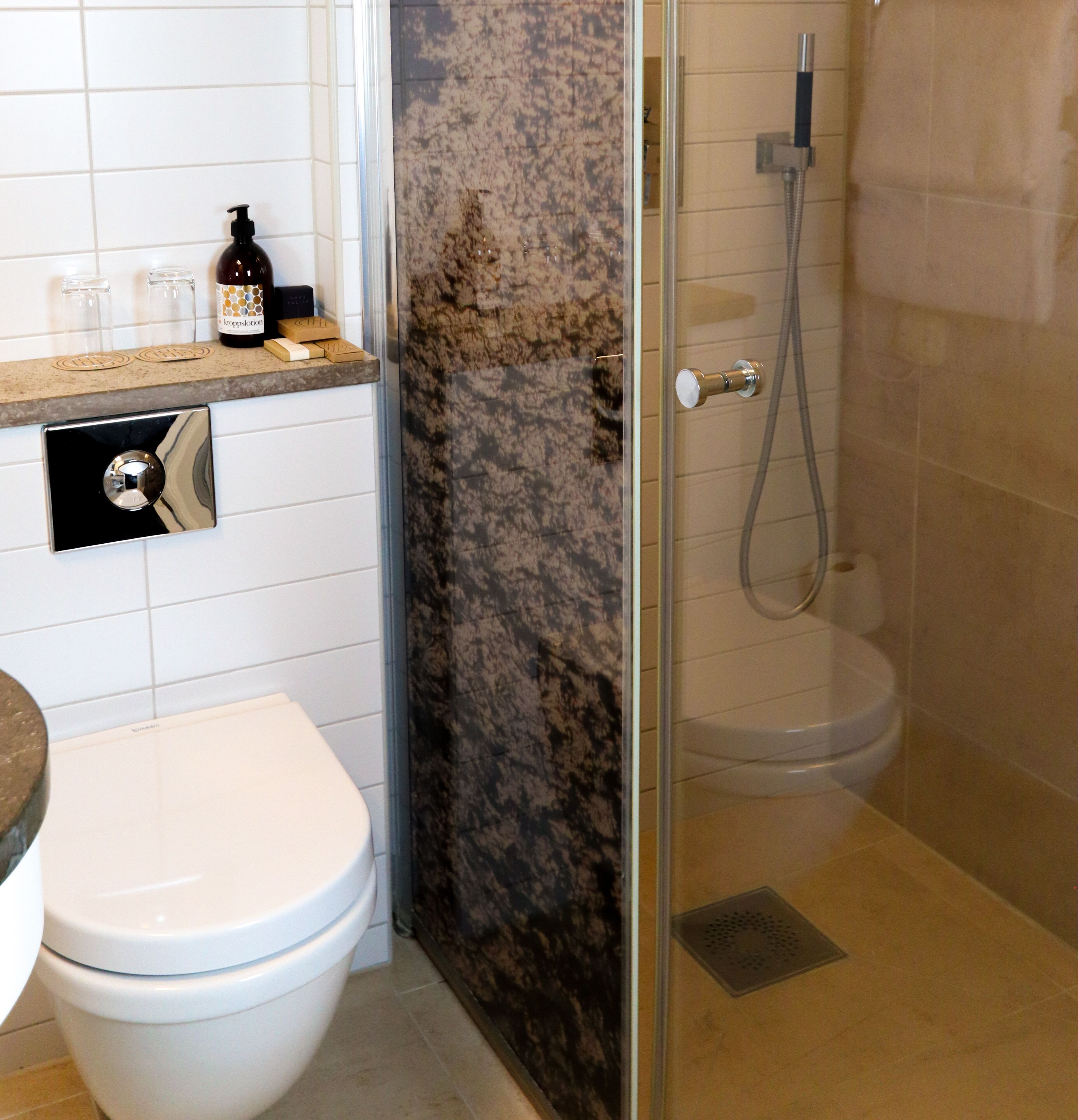 classic double room | bathroom | free toiletries, hair dryer, towels