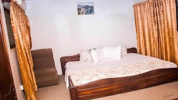 Standard Room | Desk, free WiFi, bed sheets