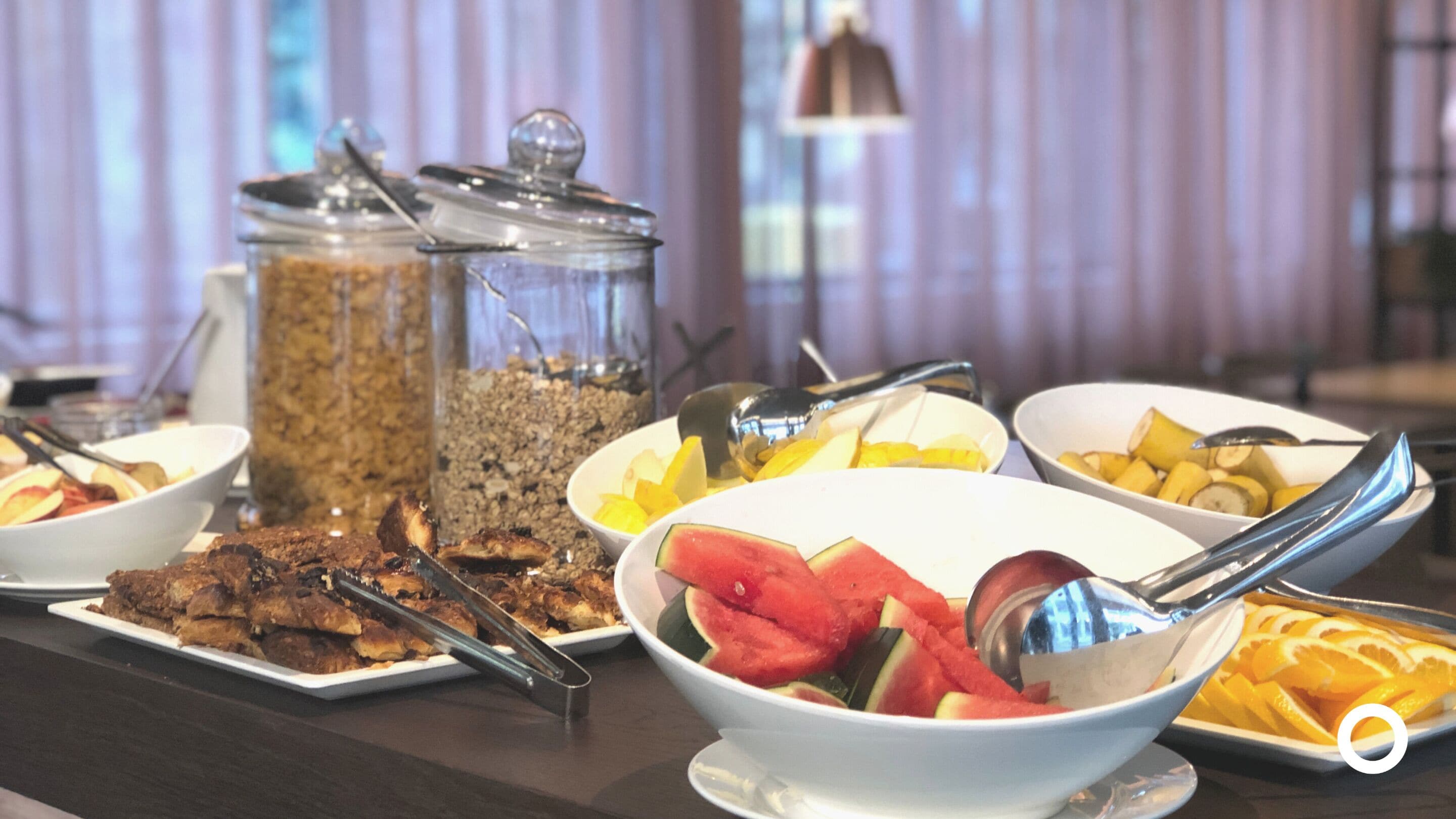 free daily continental breakfast