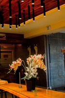 아침 식사, 점심 식사, 저녁 식사 제공, 현지 및 세계 요리